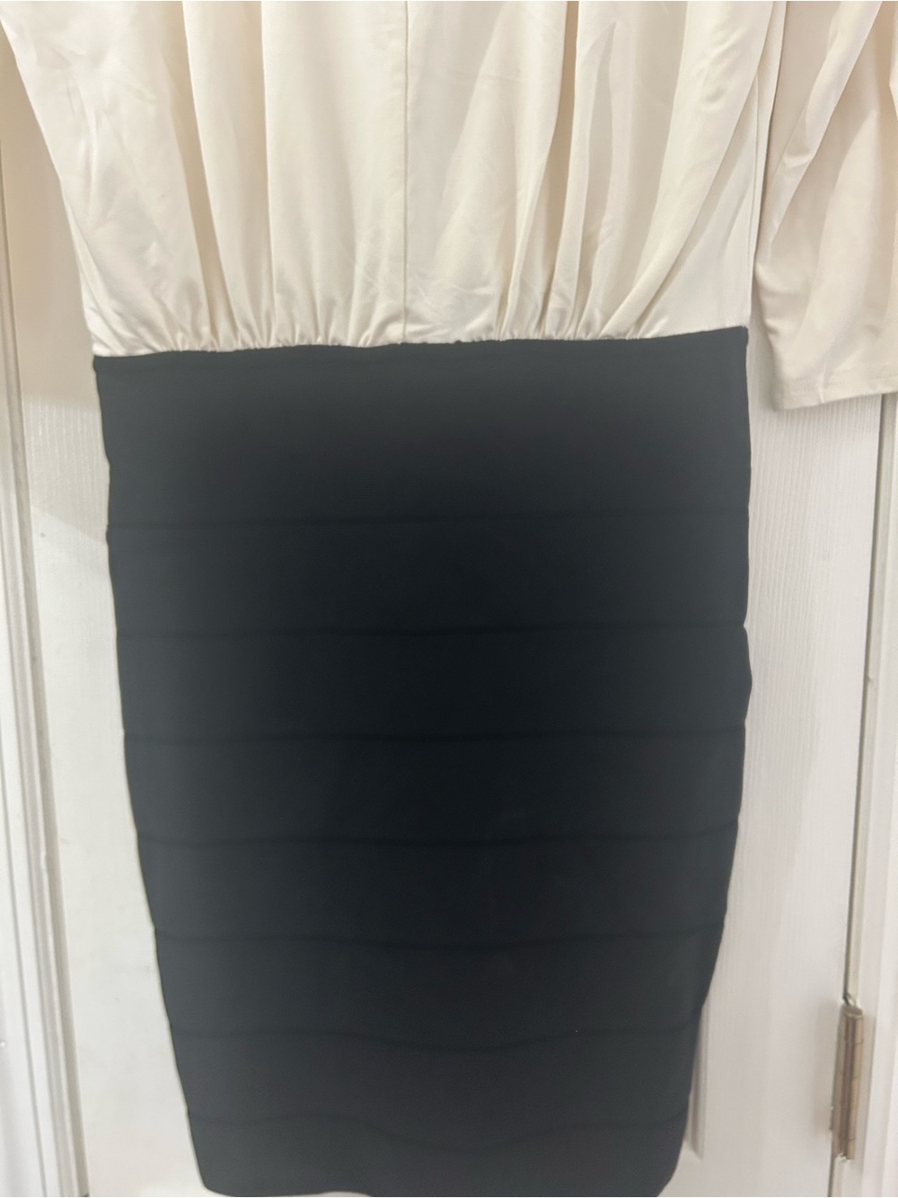 BeBe Dress - Wrap-Style Top with bodycon skirt - Picture 4 of 6